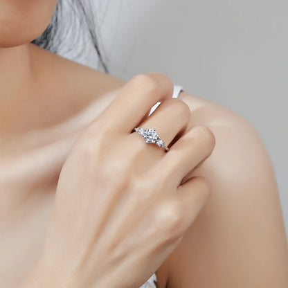 MOISSANITE DIAMOND WOMEN ENGAGEMENT RING